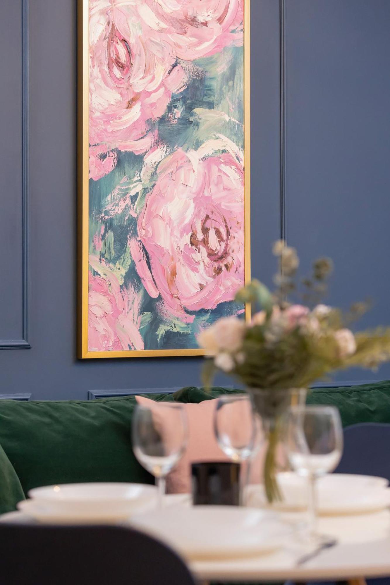 Blue And Green Apartment With Bright Pink Bedroom In Krakow By Noclegi Renters Eksteriør billede